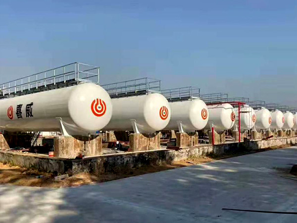 江蘇淮南8臺(tái)LNG儲(chǔ)罐